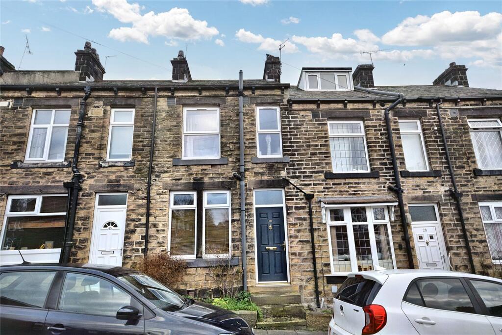 2 bed Mid Terraced House for rent in Calverley. From Manning Stainton - Morley