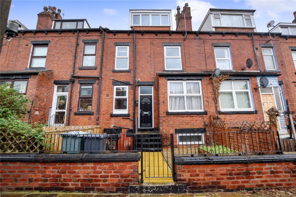 2 bed Mid Terraced House for rent in Leeds. From Manning Stainton - Morley