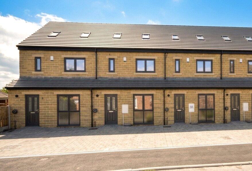 3 bed Mid Terraced House for rent in Batley. From Manning Stainton - Morley
