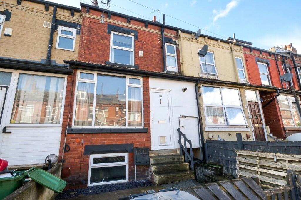 2 bed Mid Terraced House for rent in Leeds. From Manning Stainton - Morley