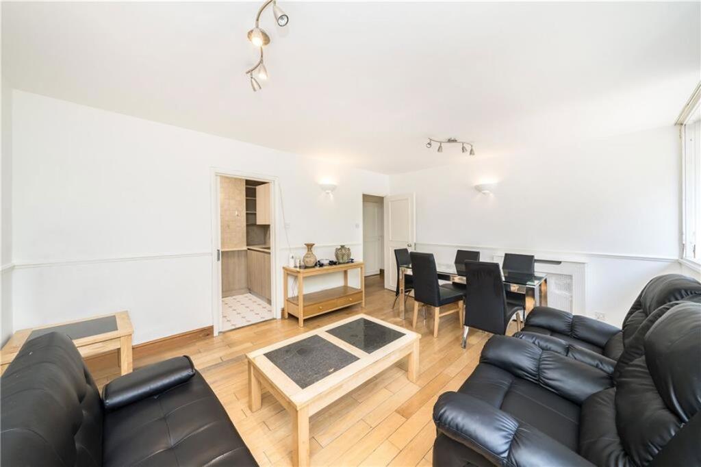 1 bed 1st Floor Flat for rent in Chelsea. From Marsh & Parsons - Chelsea
