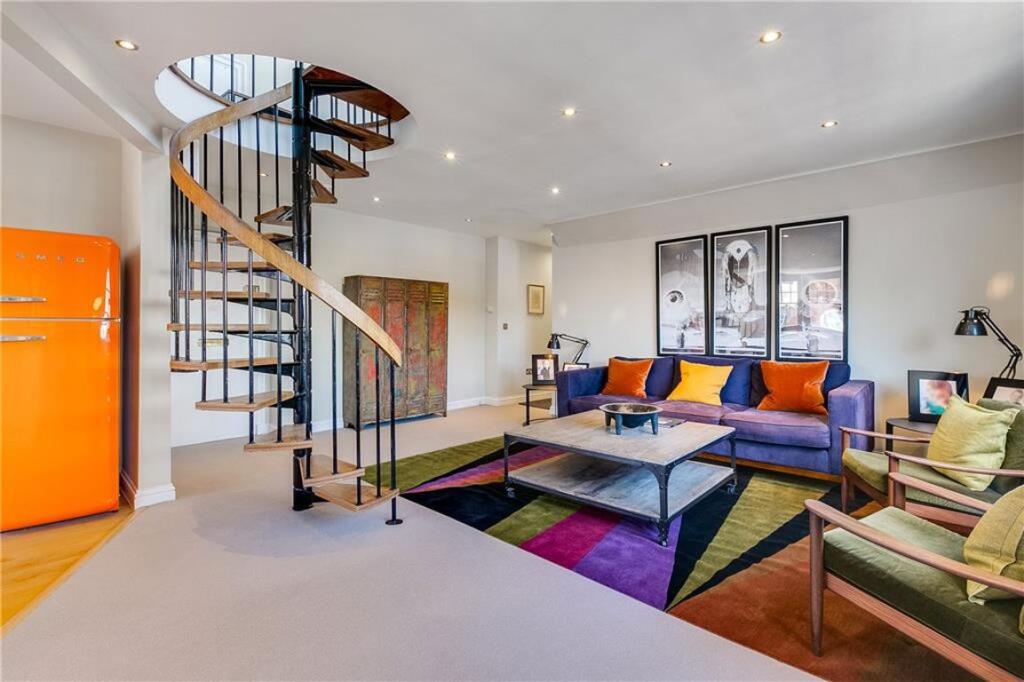 2 bed 1st Floor Flat for rent in London. From Marsh & Parsons - Chelsea