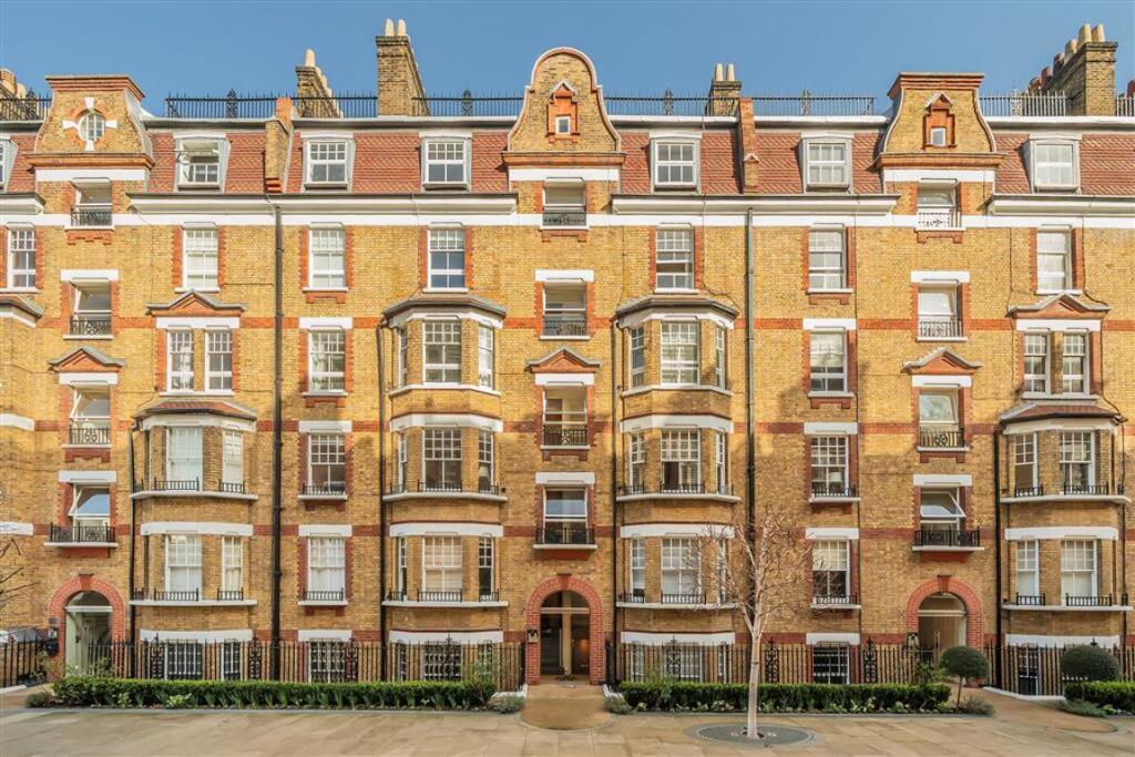 4 bed 1st Floor Flat for rent in Chelsea. From Marsh & Parsons - Chelsea 4 bed 1st Floor Flat for rent in Chelsea. From Marsh & Parsons - Chelsea