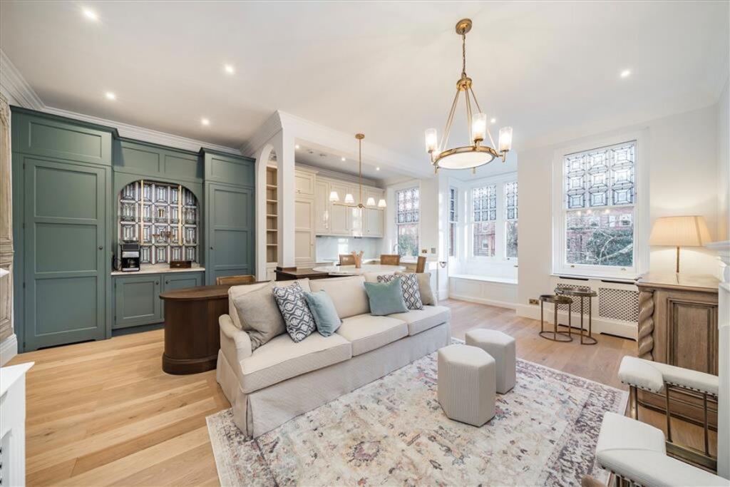 1 bed 1st Floor Flat for rent in Chelsea. From Marsh & Parsons - Chelsea