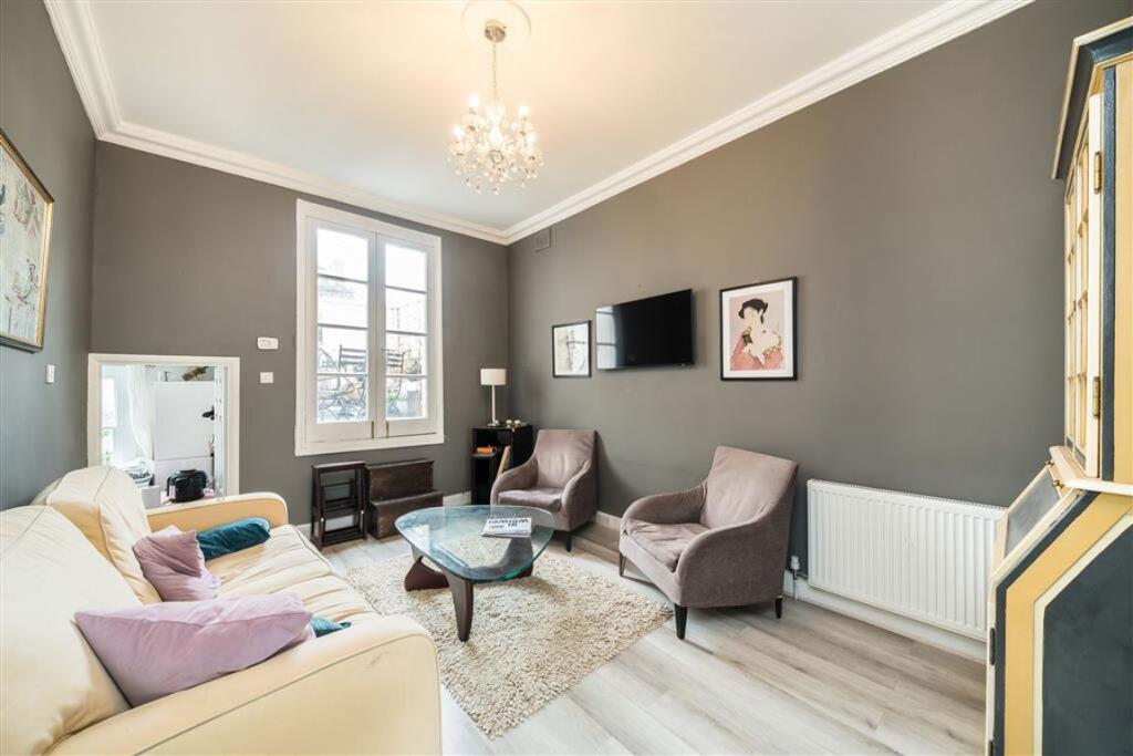 2 bed 1st Floor Flat for rent in Chelsea. From Marsh & Parsons - Chelsea