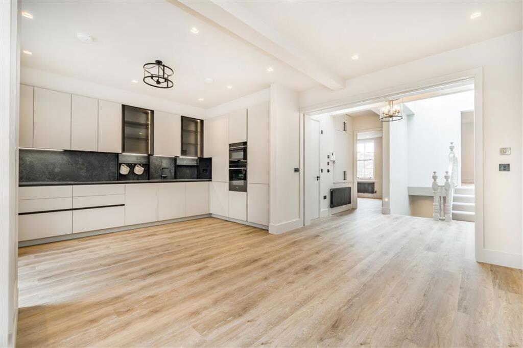 3 bed 1st Floor Flat for rent in Chelsea. From Marsh & Parsons - Chelsea 3 bed 1st Floor Flat for rent in Chelsea. From Marsh & Parsons - Chelsea