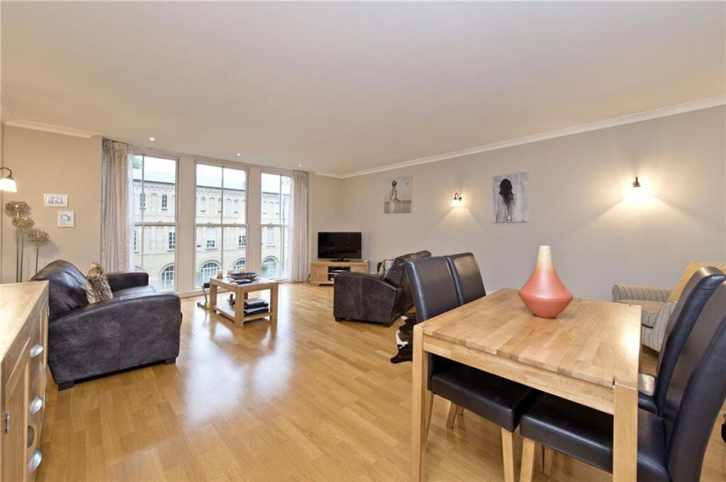 2 bed 1st Floor Flat for rent in Chelsea. From Marsh & Parsons - Chelsea