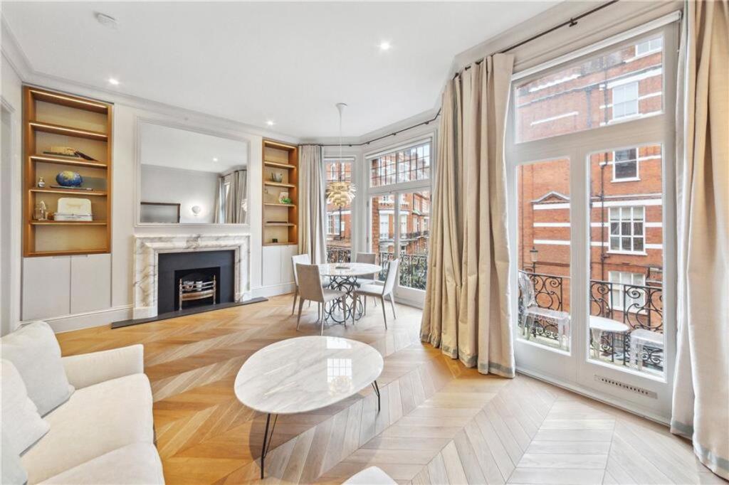 2 bed 1st Floor Flat for rent in Chelsea. From Marsh & Parsons - Chelsea