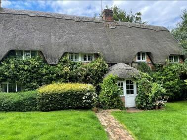 2 bed Cottage for rent in Great Bedwyn. From Marc Allen Estate Agents - Hungerford