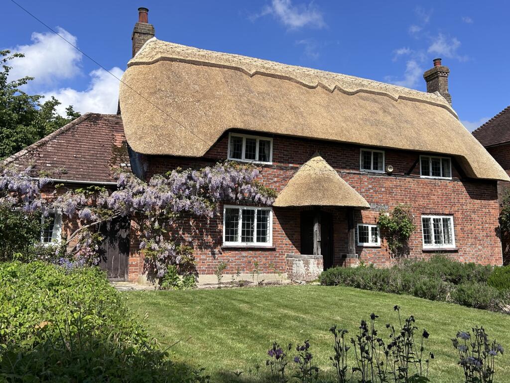 2 bed Cottage for rent in Shalbourne. From Marc Allen Estate Agents - Hungerford
