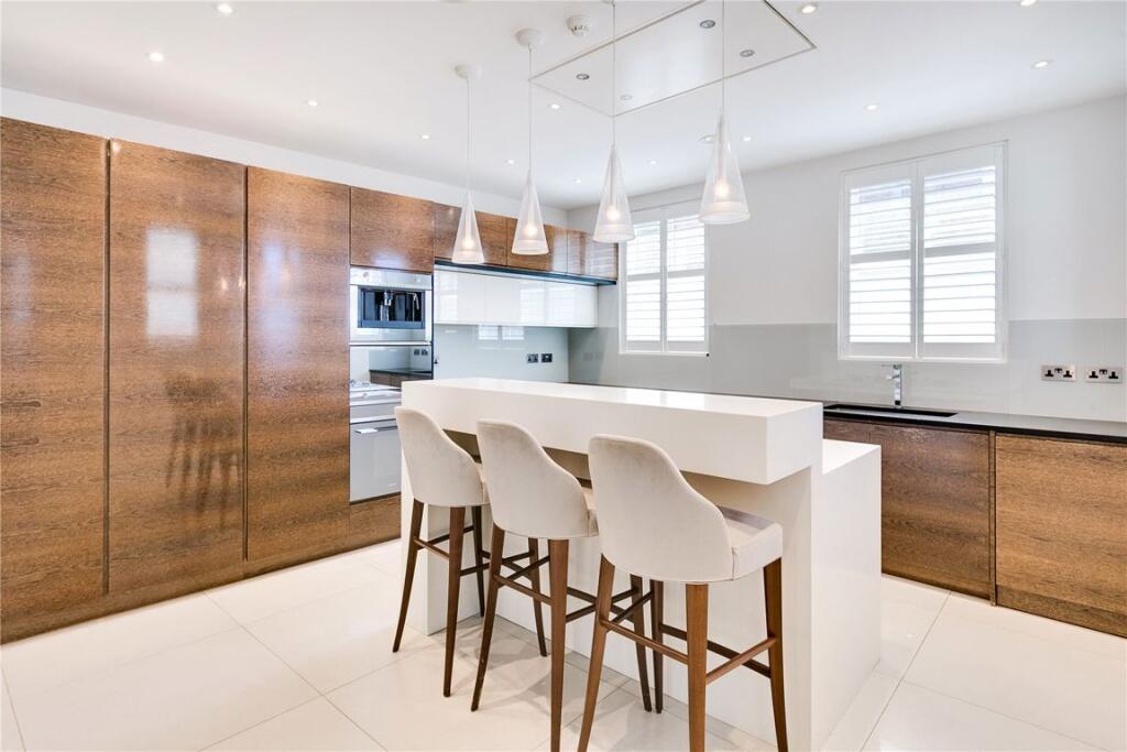 3 bed 1st Floor Flat for rent in Paddington. From Marsh and Parsons - Notting Hill