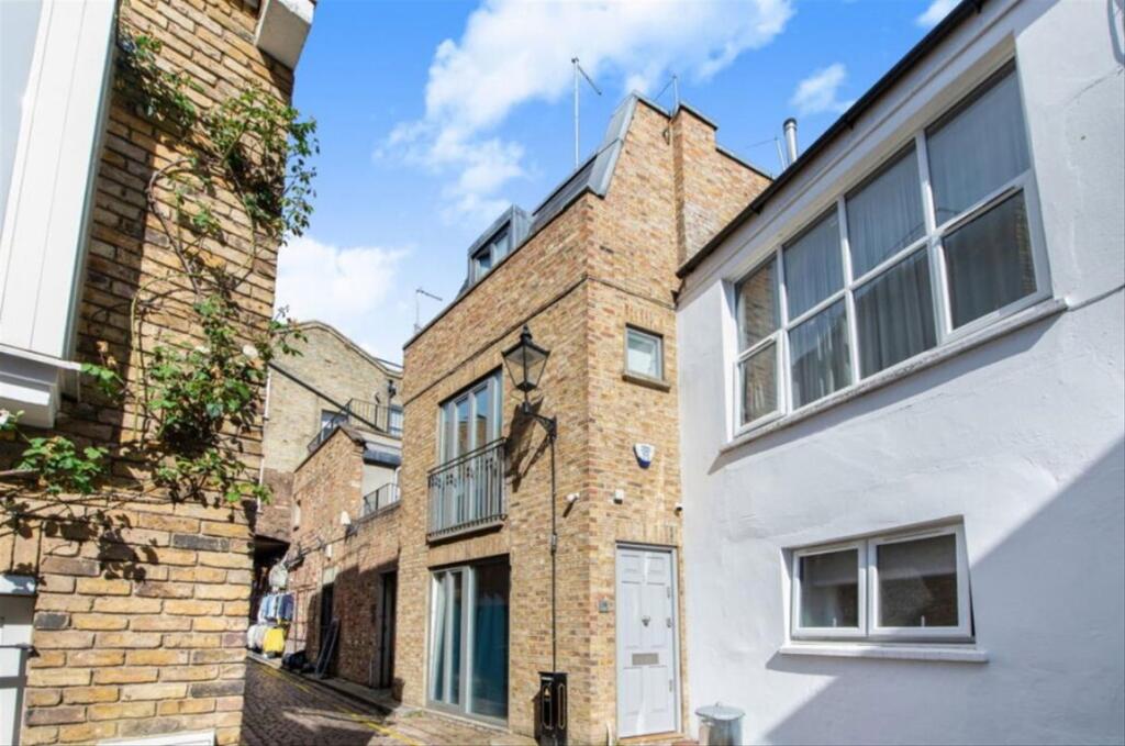 1 bed Detached for rent in Kensington. From Marsh and Parsons - Notting Hill