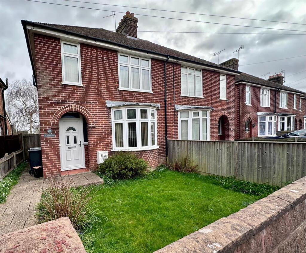 3 bed Detached for rent in Ashford. From Martins Estates - Ashford