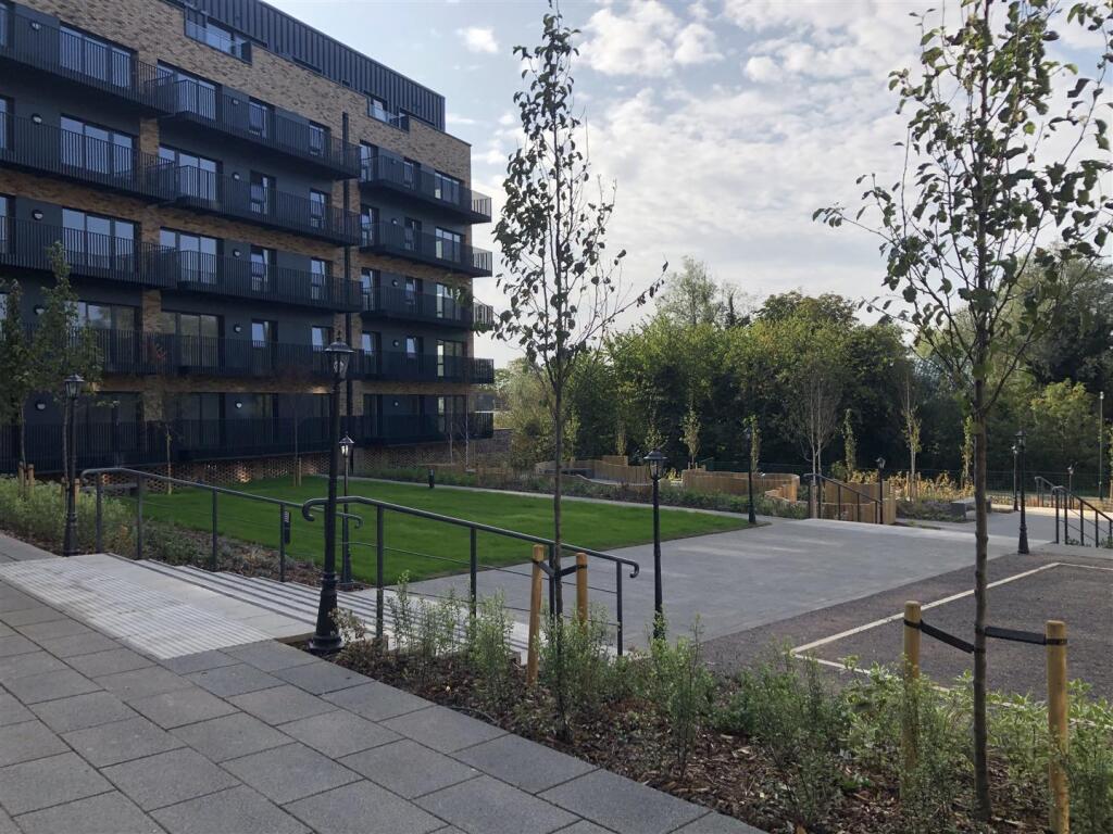 1 bed Apartment for rent in Ashford. From Martins Estates - Ashford