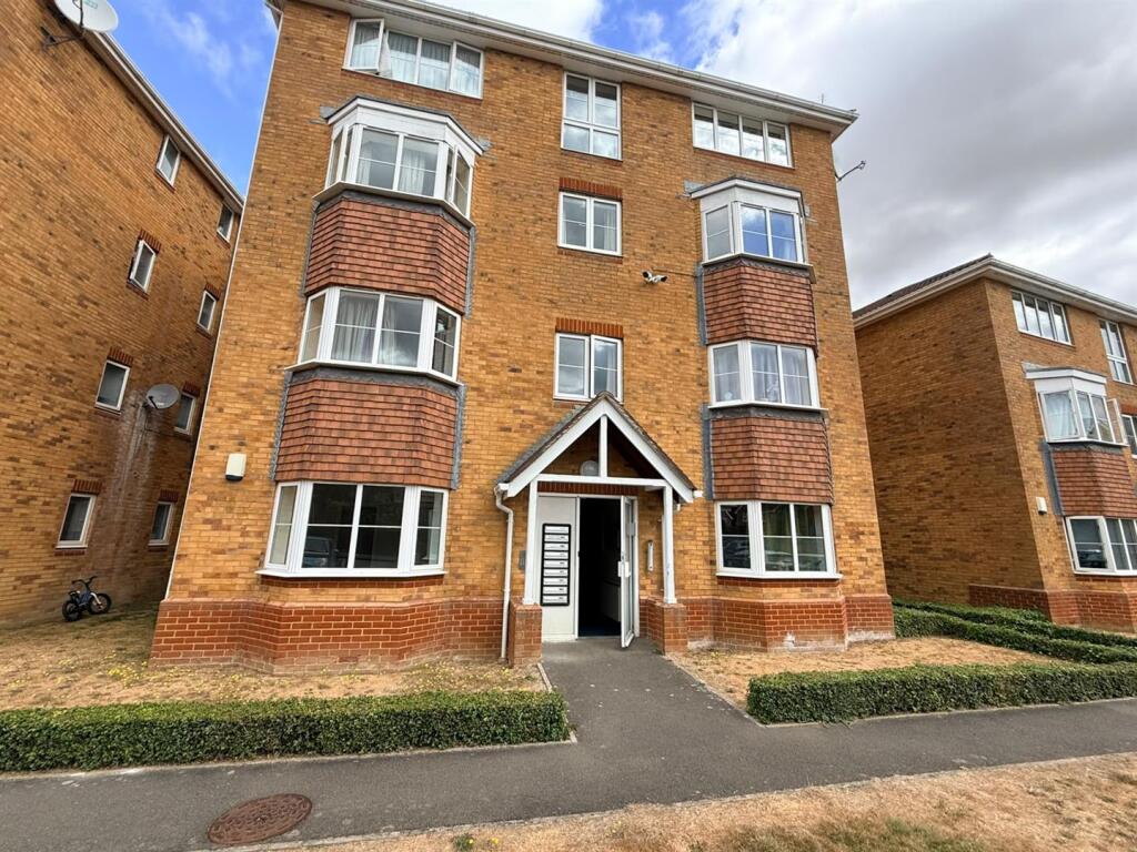 2 bed 1st Floor Flat for rent in Ashford. From Martins Estates - Ashford