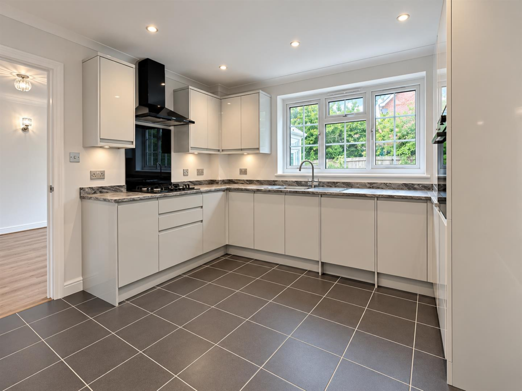 3 bed Detached for rent in Ashford. From Martins Estates - Ashford 3 bed Detached for rent in Ashford. From Martins Estates - Ashford