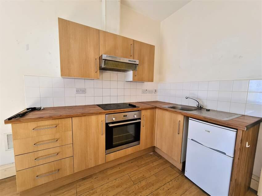 4 bed 1st Floor Flat for rent in Brighton and Hove. From Massey Residential Lettings - Hove