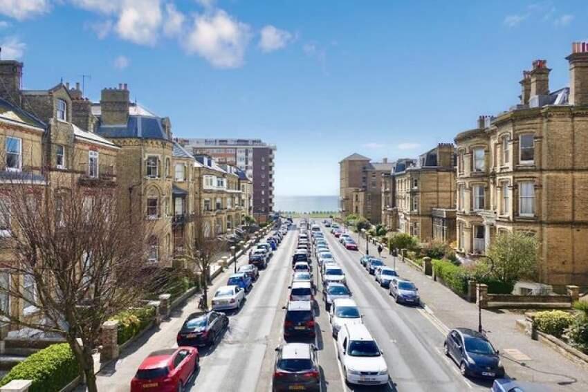 2 bed 1st Floor Flat for rent in Brighton and Hove. From Massey Residential Lettings - Hove