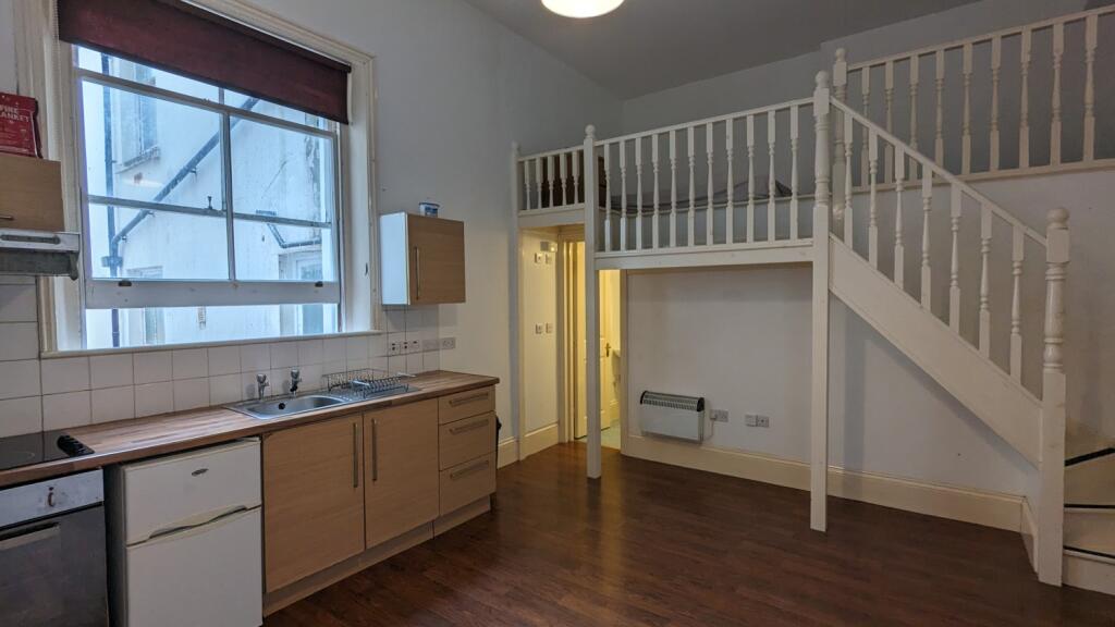 4 bed 1st Floor Flat for rent in Brighton and Hove. From Massey Residential Lettings - Hove