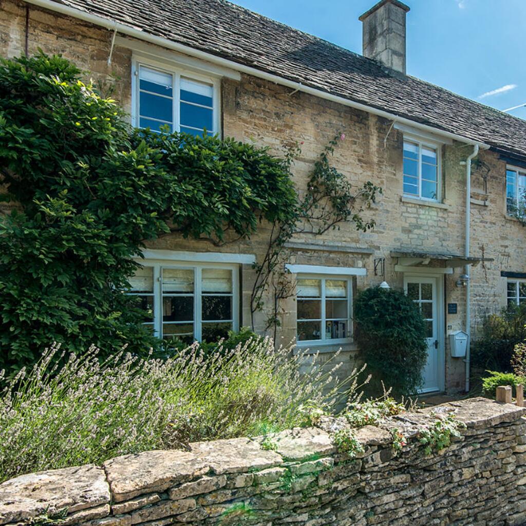 2 bed End of Terrace for rent in Barnsley. From Moore Allen & Innocent - Cirencester