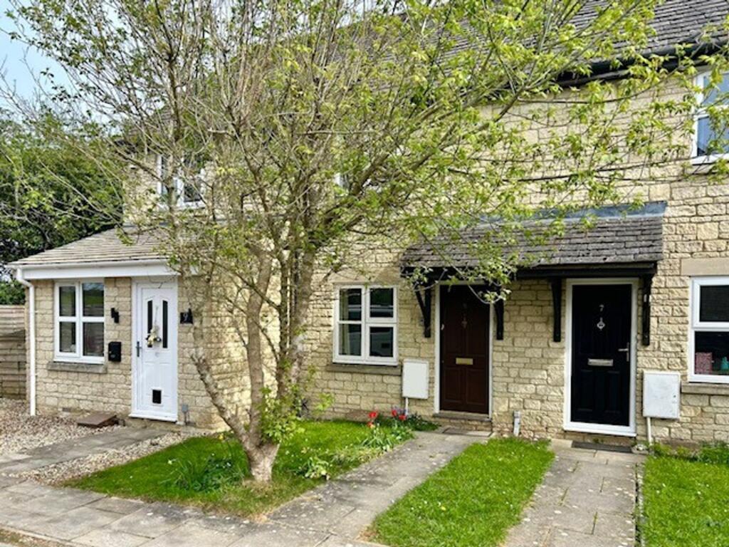 2 bed Mid Terraced House for rent in Fairford. From Moore Allen & Innocent - Cirencester