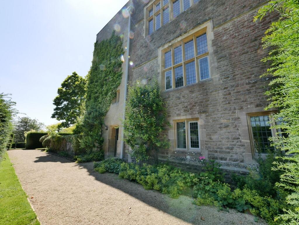2 bed 1st Floor Flat for rent in Miserden. From Moore Allen & Innocent - Cirencester