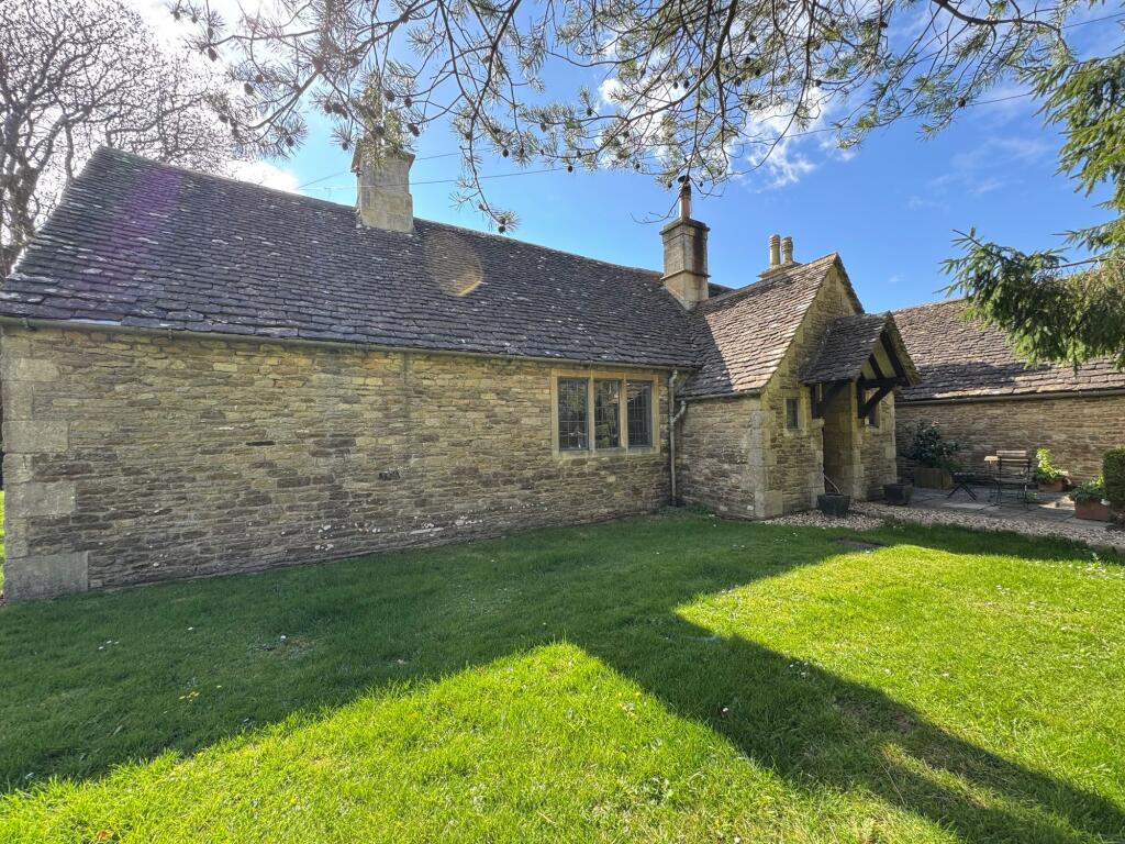 1 bed Semi-detached bungalow for rent in Easton Grey. From Moore Allen & Innocent - Cirencester