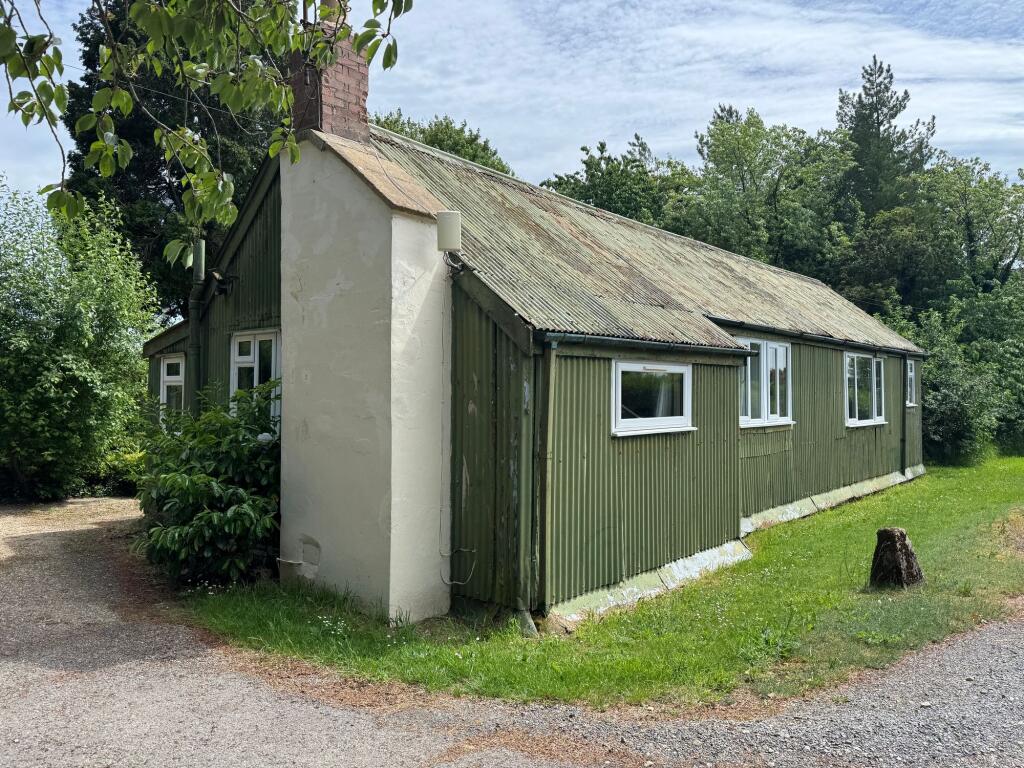 3 bed Detached bungalow for rent in Northleach. From Moore Allen & Innocent - Cirencester 3 bed Detached bungalow for rent in Northleach. From Moore Allen & Innocent - Cirencester