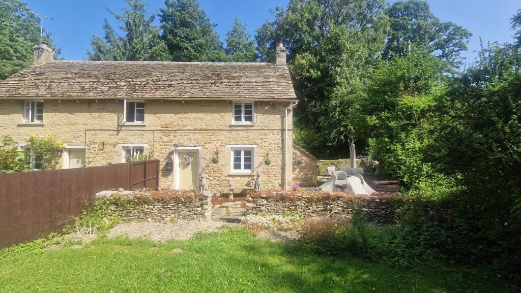 2 bed Semi Detached for rent in Cirencester. From Moore Allen & Innocent - Cirencester 2 bed Semi Detached for rent in Cirencester. From Moore Allen & Innocent - Cirencester