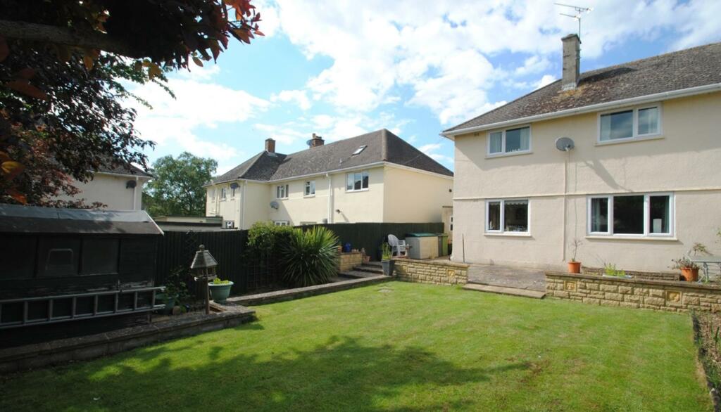 3 bed Semi Detached for rent in Cirencester. From Moore Allen & Innocent - Cirencester 3 bed Semi Detached for rent in Cirencester. From Moore Allen & Innocent - Cirencester