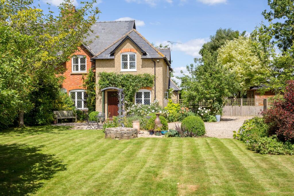 4 bed Semi Detached for rent in Marston Meysey. From Moore Allen & Innocent - Cirencester 4 bed Semi Detached for rent in Marston Meysey. From Moore Allen & Innocent - Cirencester
