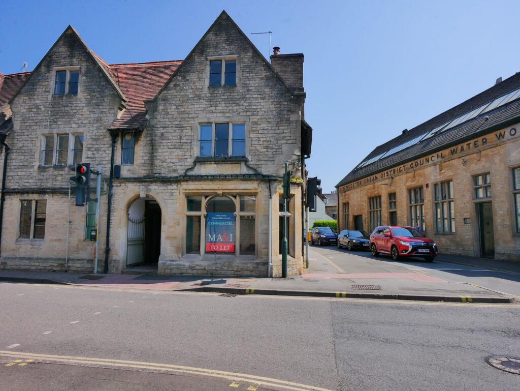 2 bed Mid Terraced House for rent in Cirencester. From Moore Allen & Innocent - Cirencester 2 bed Mid Terraced House for rent in Cirencester. From Moore Allen & Innocent - Cirencester