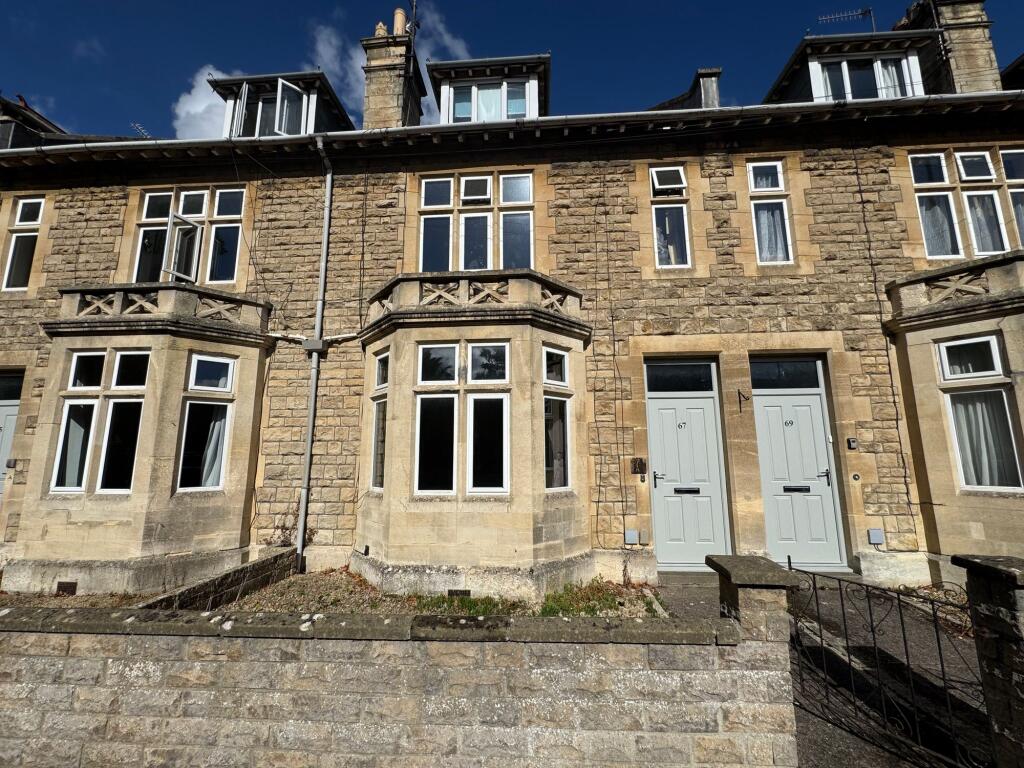 1 bed 1st Floor Flat for rent in Cirencester. From Moore Allen & Innocent - Cirencester