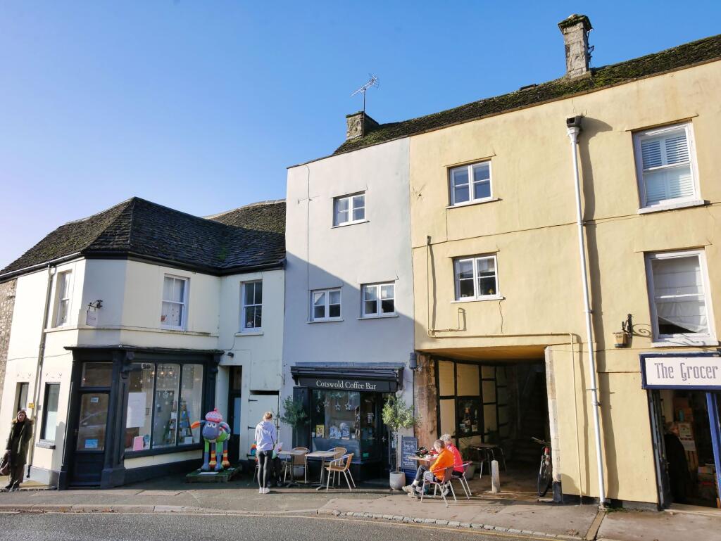 1 bed 1st Floor Flat for rent in Tetbury. From Moore Allen & Innocent - Cirencester 1 bed 1st Floor Flat for rent in Tetbury. From Moore Allen & Innocent - Cirencester