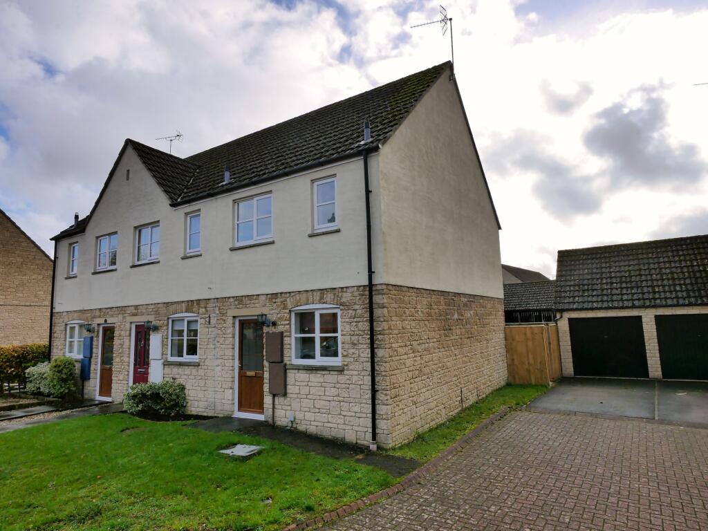 2 bed End of Terrace for rent in Lechlade-on-Thames. From Moore Allen & Innocent - Cirencester
