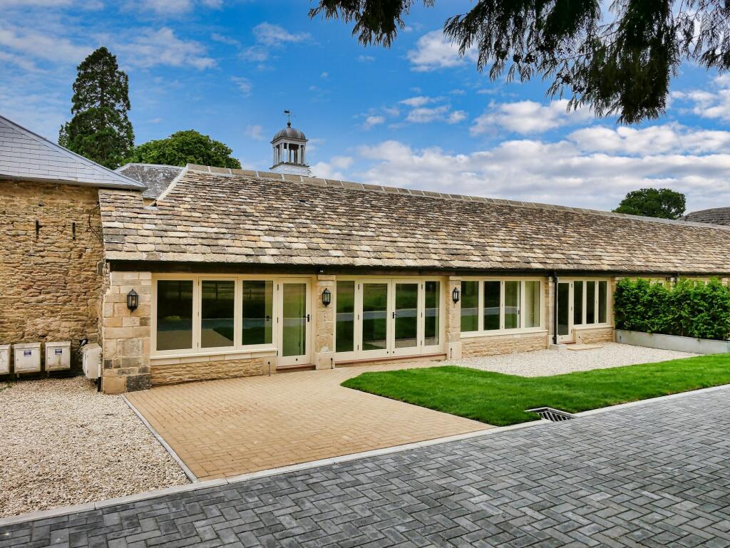 2 bed Semi-detached bungalow for rent in Barnsley. From Moore Allen & Innocent - Cirencester 2 bed Semi-detached bungalow for rent in Barnsley. From Moore Allen & Innocent - Cirencester