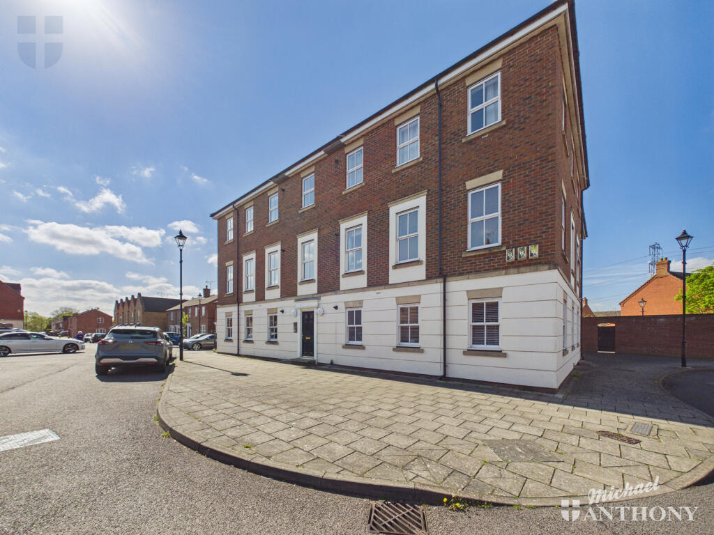 2 bed 1st Floor Flat for rent in Aylesbury. From Michael Anthony - Aylesbury