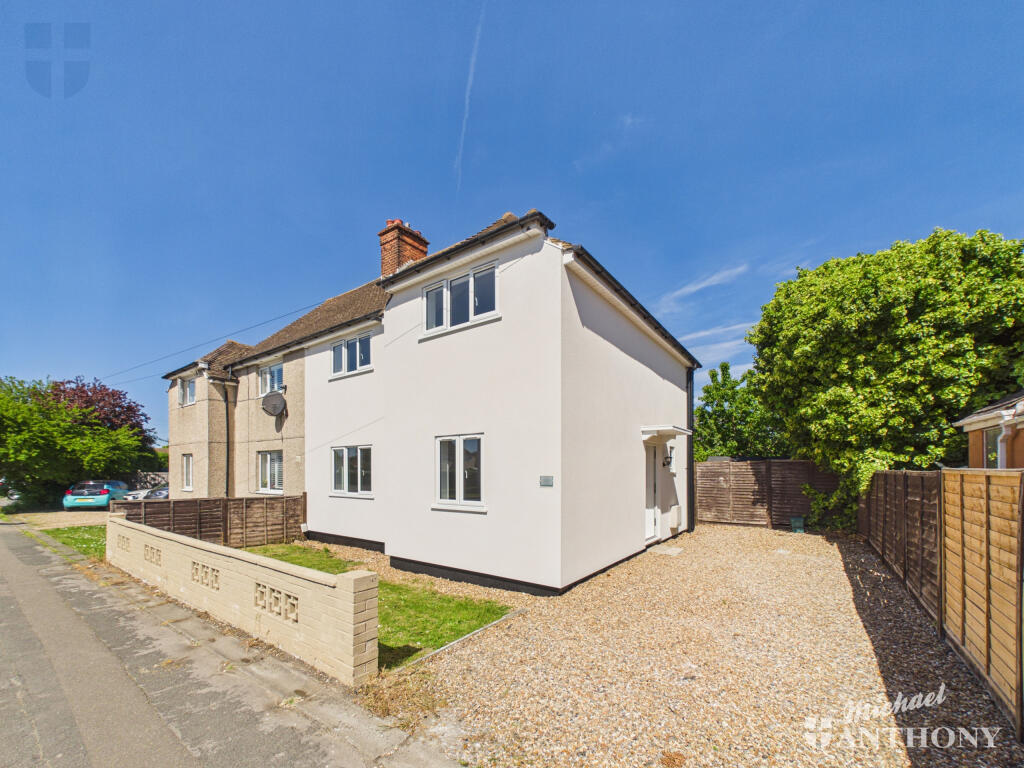 3 bed Semi Detached for rent in Aylesbury. From Michael Anthony - Aylesbury