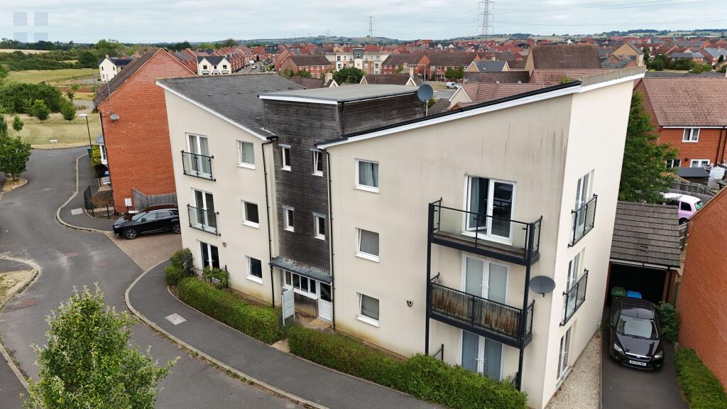 1 bed 1st Floor Flat for rent in Aylesbury. From Michael Anthony - Aylesbury