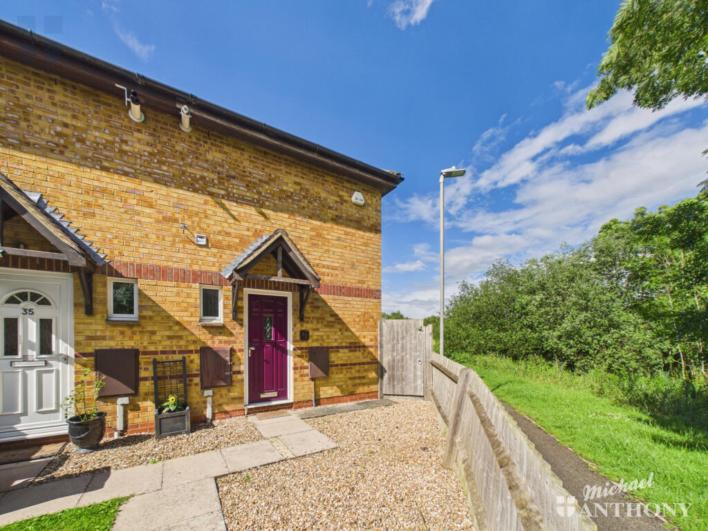 1 bed Cluster Home for rent in Aylesbury. From Michael Anthony - Aylesbury 1 bed Cluster Home for rent in Aylesbury. From Michael Anthony - Aylesbury