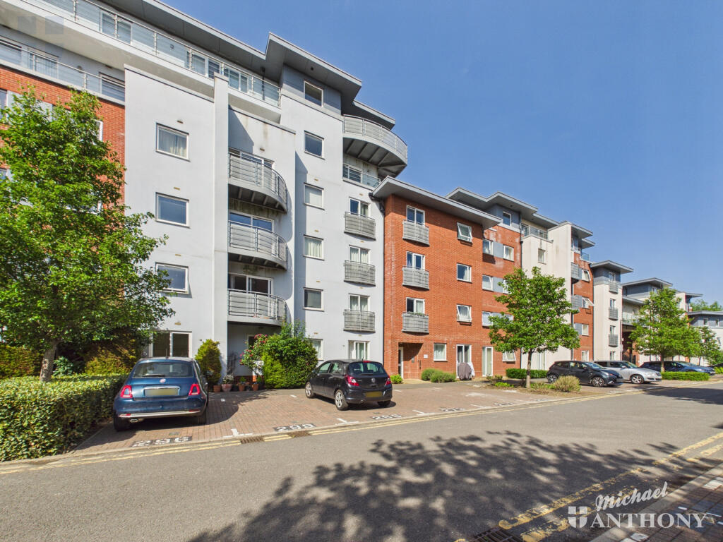 1 bed 1st Floor Flat for rent in Aylesbury. From Michael Anthony - Aylesbury 1 bed 1st Floor Flat for rent in Aylesbury. From Michael Anthony - Aylesbury
