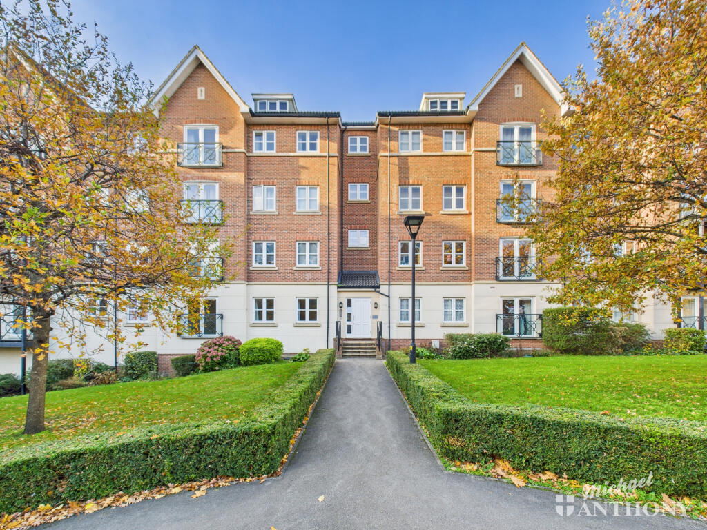 2 bed Apartment for rent in Aylesbury. From Michael Anthony - Aylesbury