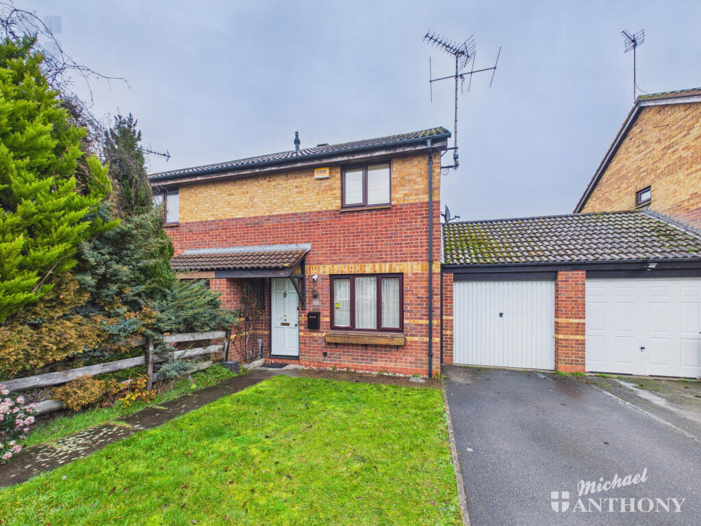 3 bed Detached for rent in Aylesbury. From Michael Anthony - Aylesbury