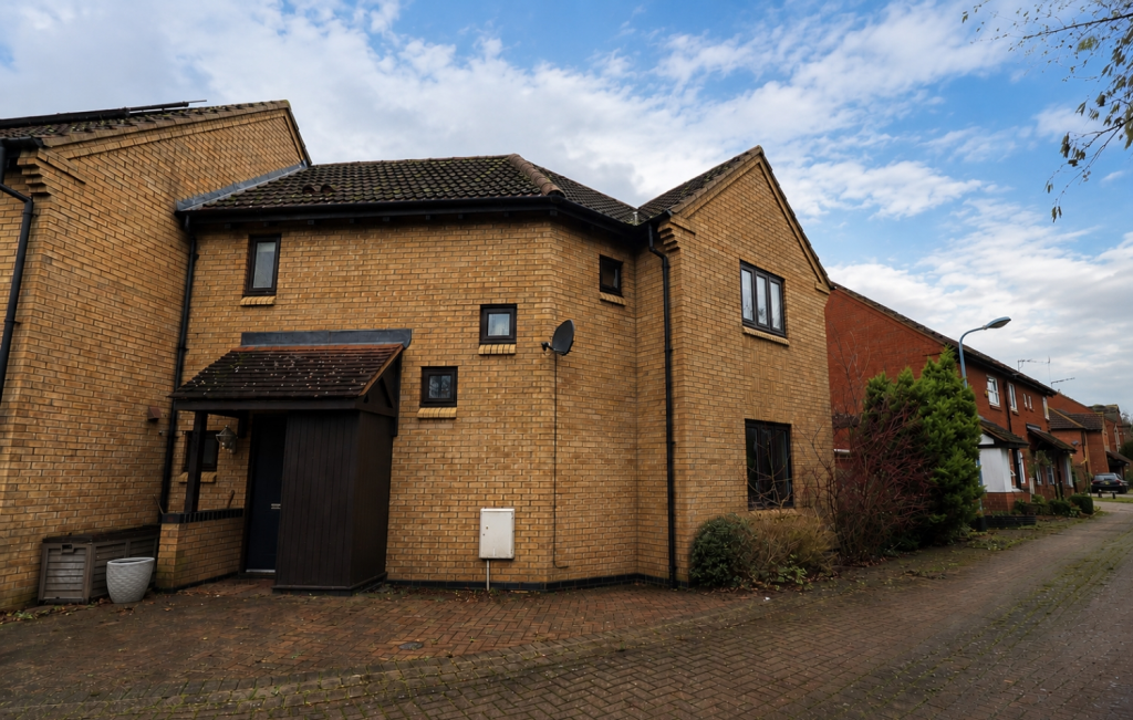 3 bed Semi Detached for rent in Wavendon. From Michael Anthony - Milton Keynes