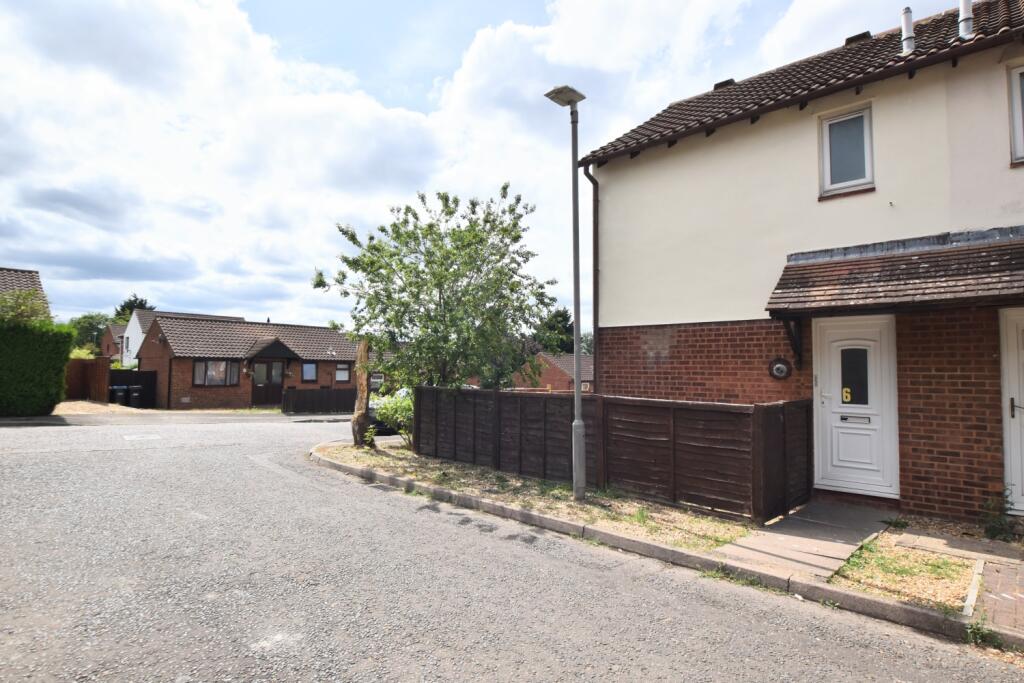 2 bed Mid Terraced House for rent in Bletchley. From Michael Anthony - Milton Keynes