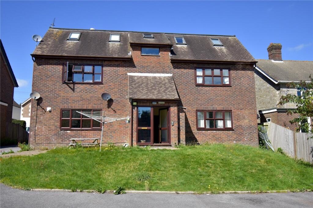 2 bed Apartment for rent in Crowborough. From Michael Brooker - Crowborough