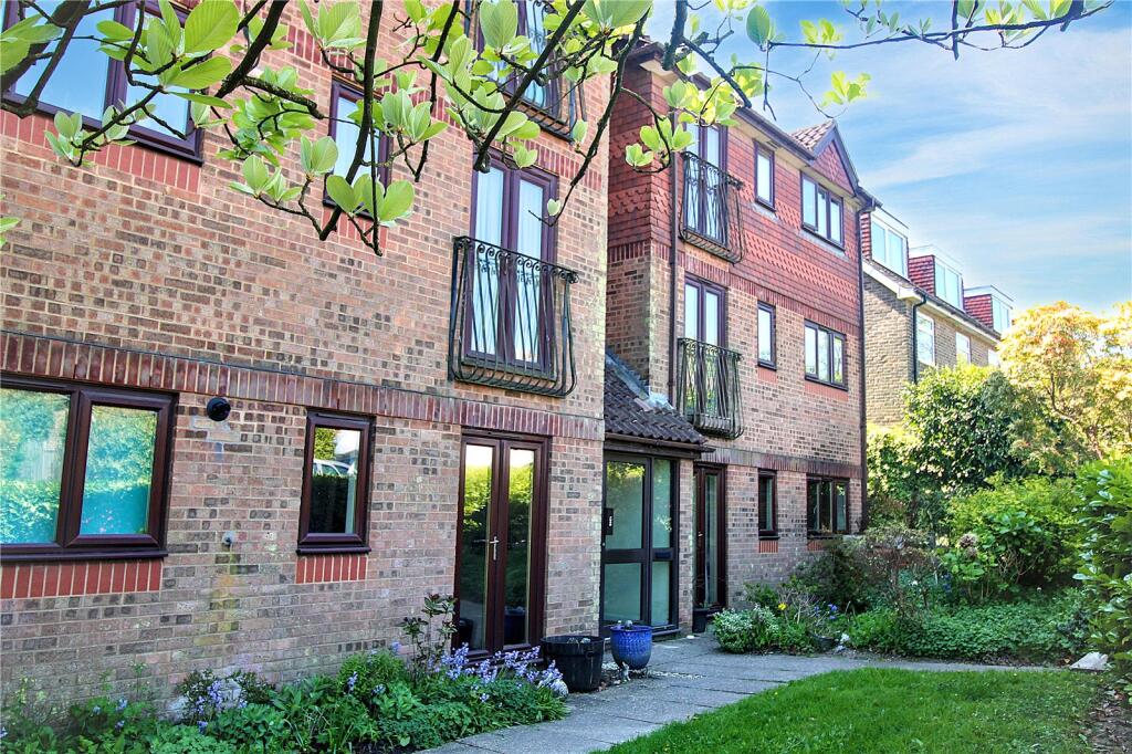2 bed Apartment for rent in Crowborough. From Michael Brooker - Crowborough