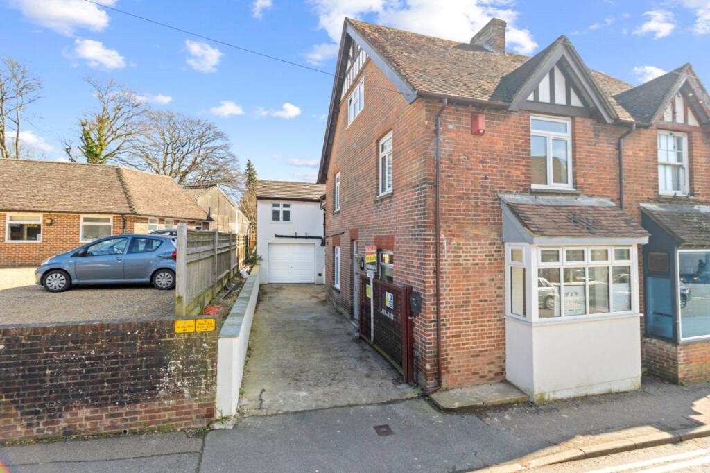4 bed Semi Detached for rent in Crowborough. From Michael Brooker - Crowborough 4 bed Semi Detached for rent in Crowborough. From Michael Brooker - Crowborough