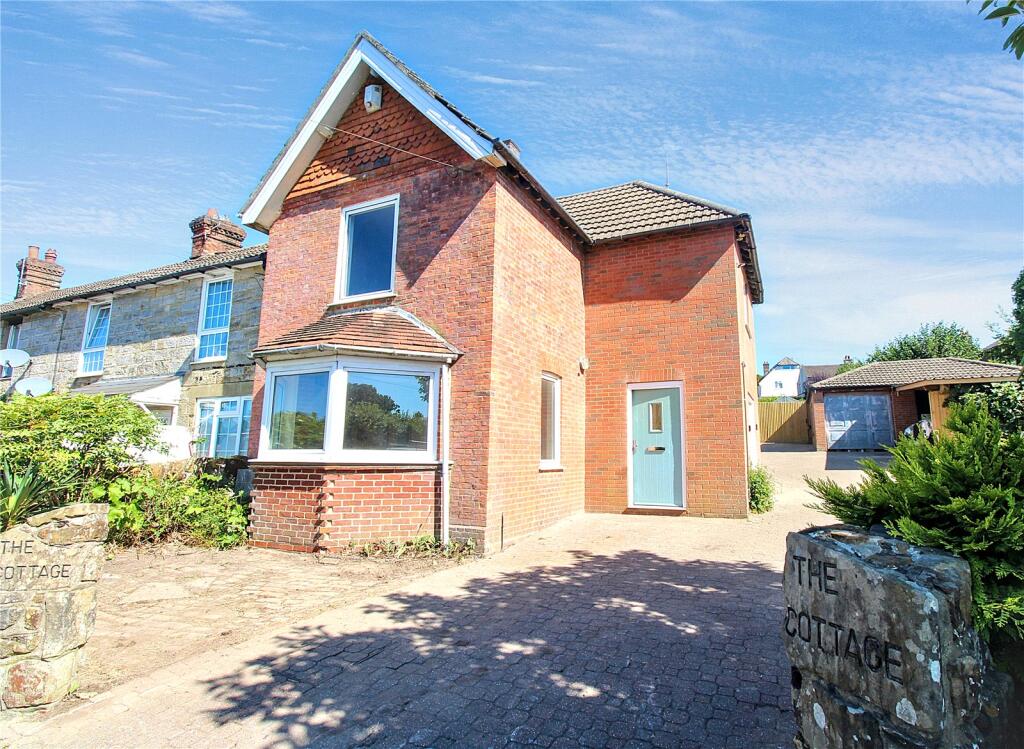 2 bed Semi Detached for rent in Crowborough. From Michael Brooker - Crowborough 2 bed Semi Detached for rent in Crowborough. From Michael Brooker - Crowborough