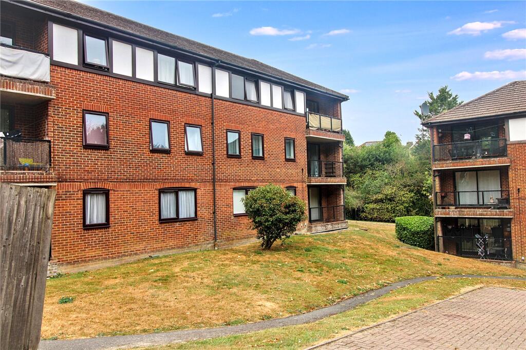 2 bed Apartment for rent in Crowborough. From Michael Brooker - Crowborough 2 bed Apartment for rent in Crowborough. From Michael Brooker - Crowborough